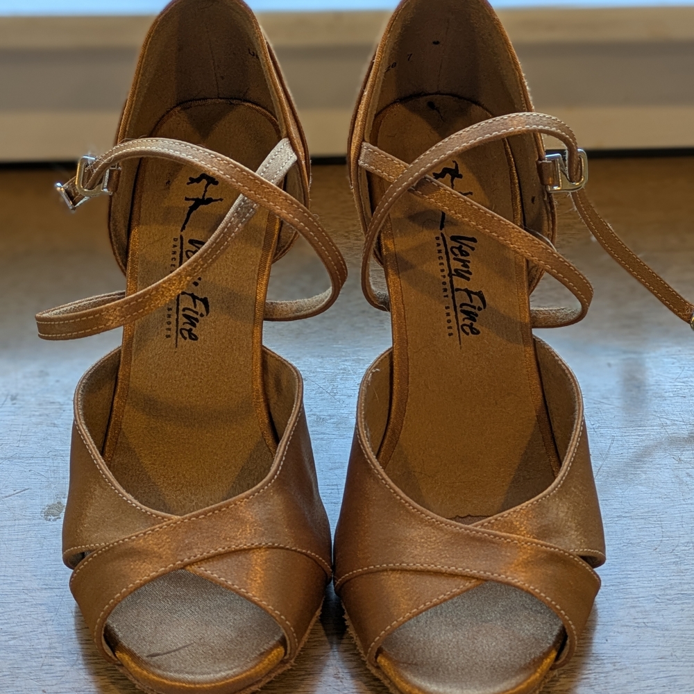 Elegant Women's Brown Heels